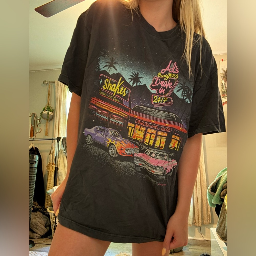 john galt brandy melville als burgers drive in tee